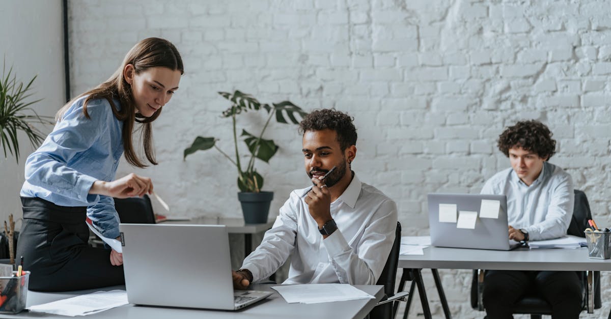 最强短信在线轰炸系统源码实名账号：如何快速充值流量卡？